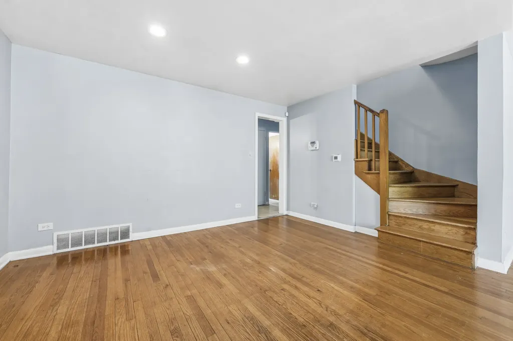 7843 South Yates Boulevard Chicago IL 60649