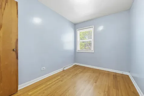 7843 South Yates Boulevard Chicago IL 60649