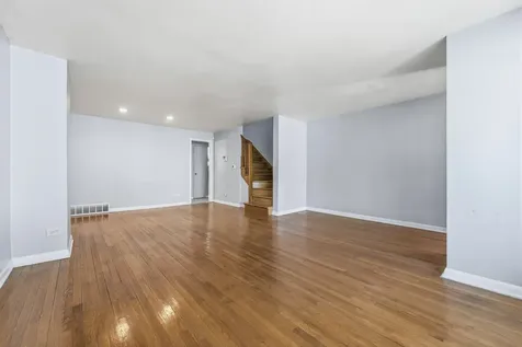 7843 South Yates Boulevard Chicago IL 60649