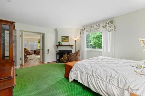 214 Washington Circle Lake Forest IL 60045