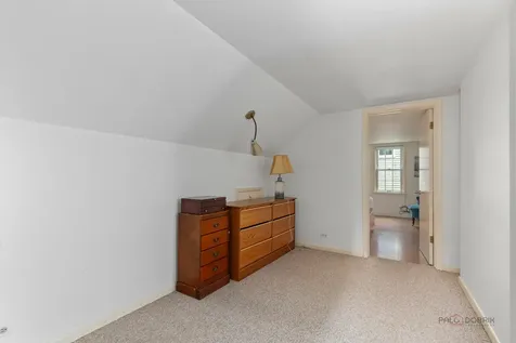 214 Washington Circle Lake Forest IL 60045