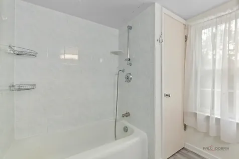 214 Washington Circle Lake Forest IL 60045