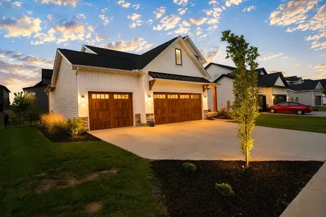 5208 Finlen Lane Bloomington IL 61705