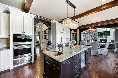 8611 Crest Court Burr Ridge IL 60527