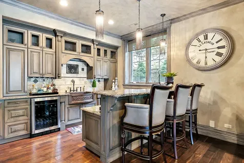 8611 Crest Court Burr Ridge IL 60527