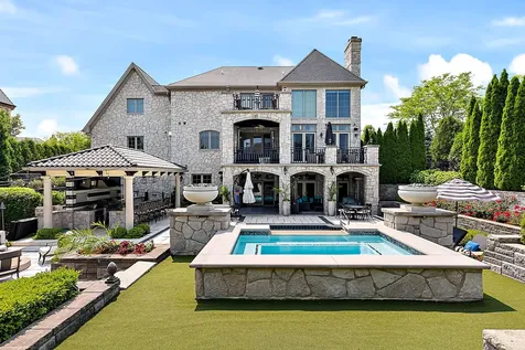 8611 Crest Court Burr Ridge IL 60527
