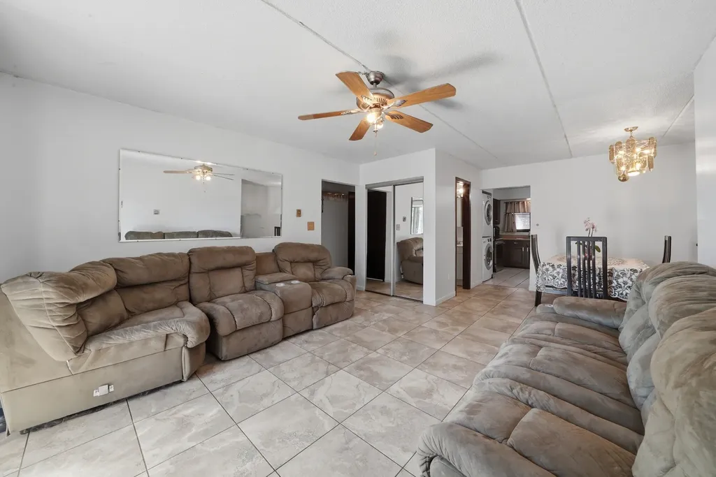 966 North Rohlwing Road Addison IL 60101