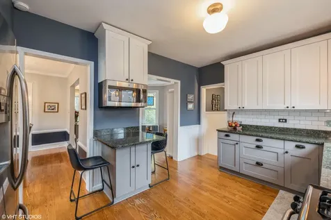 320 North Stone Avenue La Grange Park IL 60526