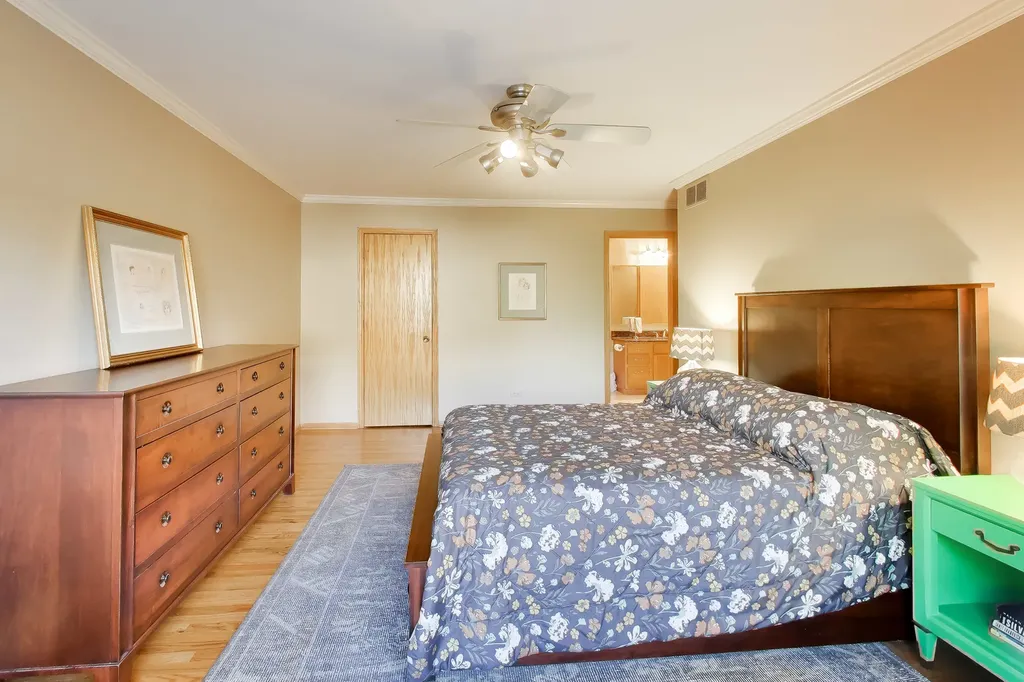 7957 Stewart Drive Darien IL 60561