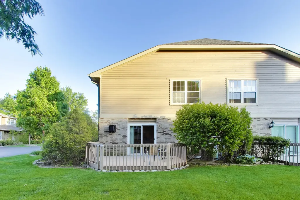 7957 Stewart Drive Darien IL 60561