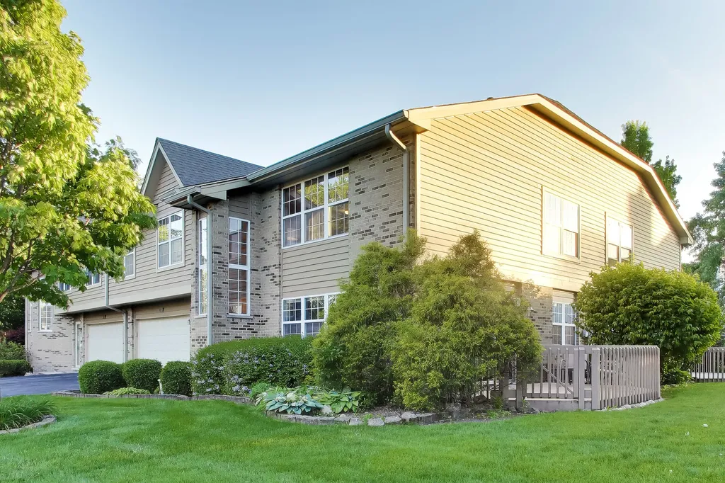 7957 Stewart Drive Darien IL 60561