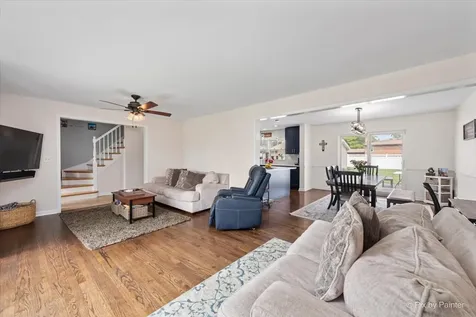 442 Courtesy Lane Des Plaines IL 60018