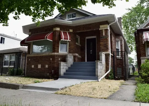 10453 South Indiana Avenue Chicago IL 60628