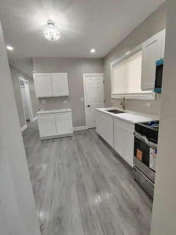 10453 South Indiana Avenue Chicago IL 60628