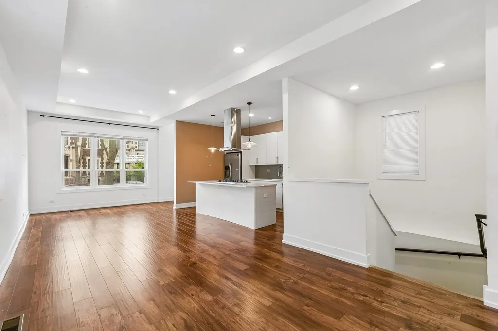 126 North Leamington Avenue Chicago IL 60644