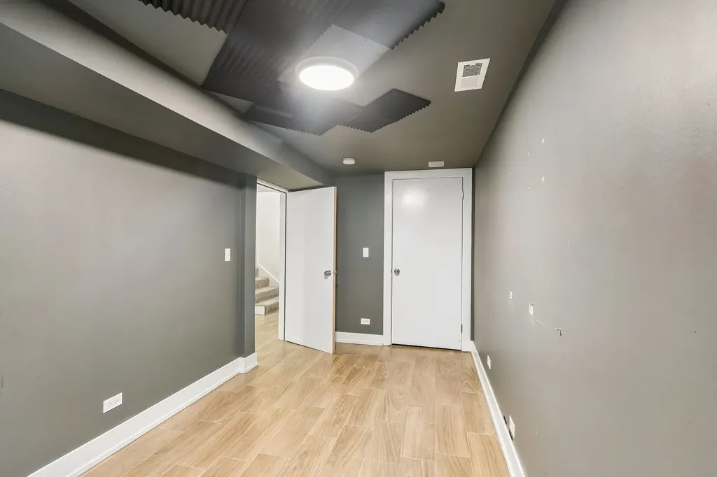 126 North Leamington Avenue Chicago IL 60644