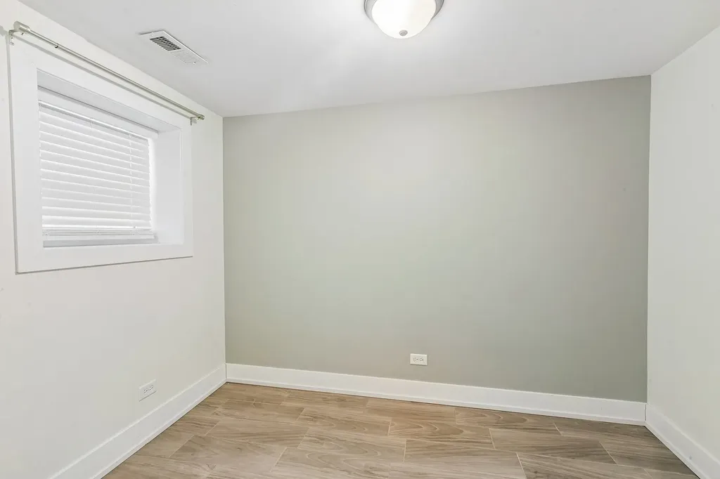 126 North Leamington Avenue Chicago IL 60644