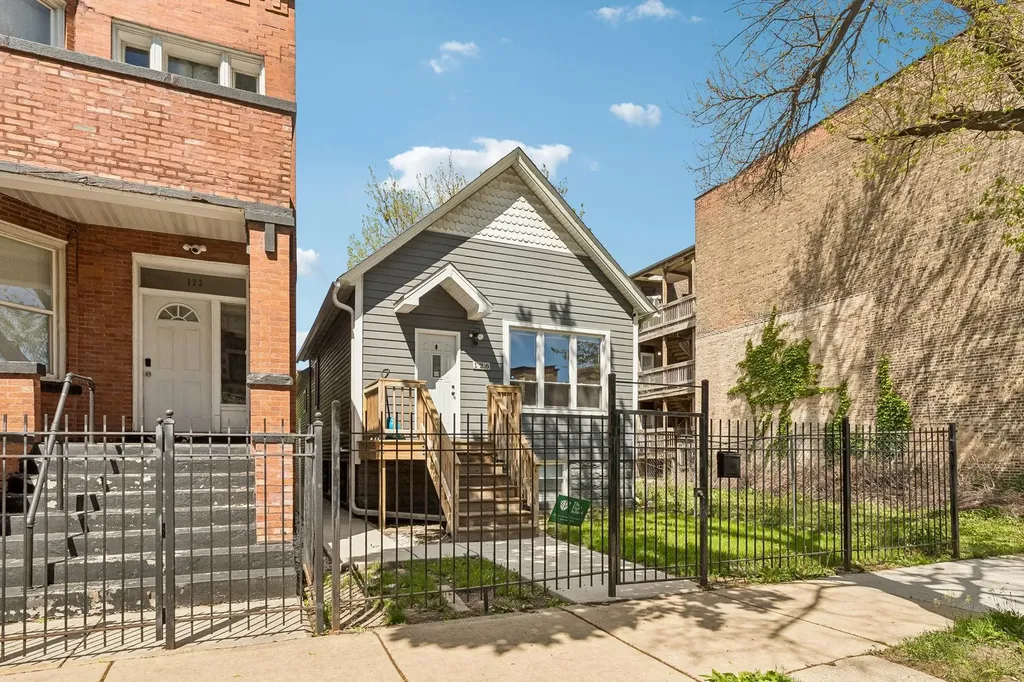 126 North Leamington Avenue Chicago IL 60644