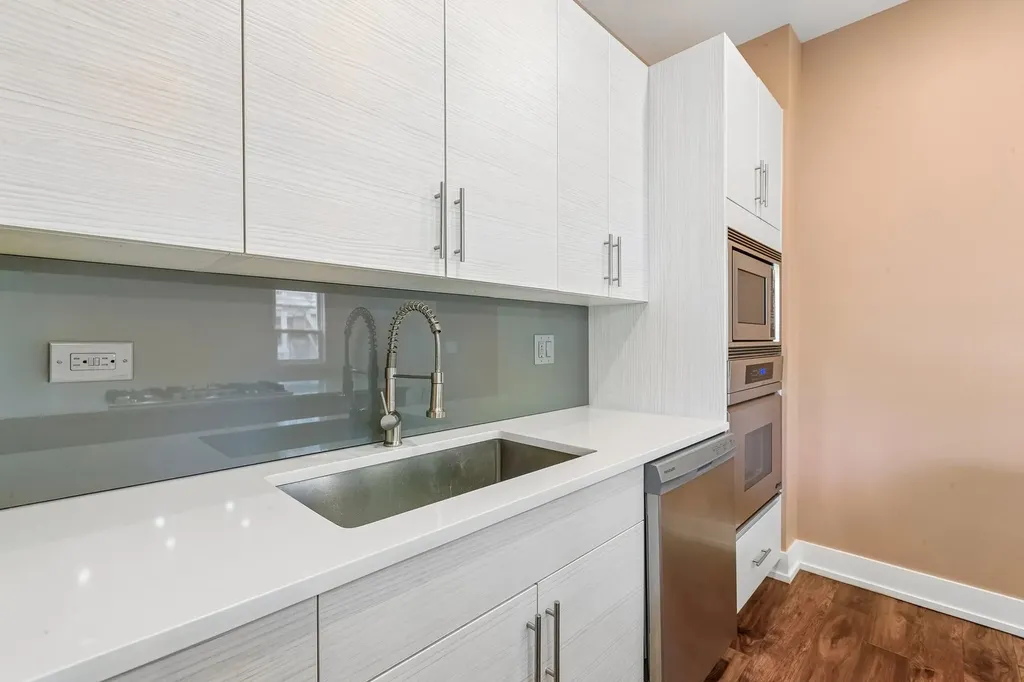 126 North Leamington Avenue Chicago IL 60644