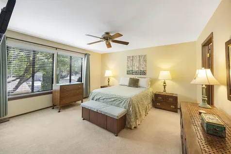 1626 Vermont Drive Elk Grove Village IL 60007