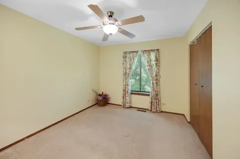 1626 Vermont Drive Elk Grove Village IL 60007
