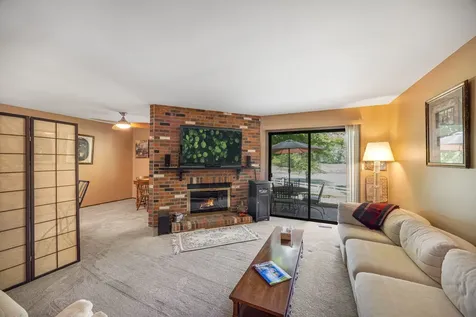 1626 Vermont Drive Elk Grove Village IL 60007