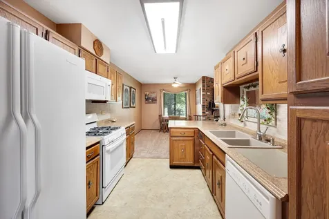 1626 Vermont Drive Elk Grove Village IL 60007