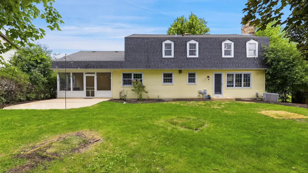 2418 Flambeau Drive Naperville IL 60564