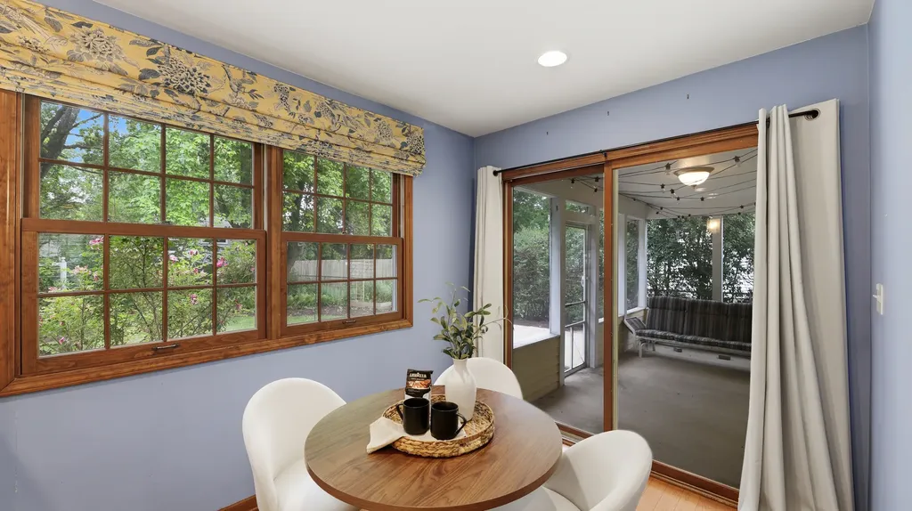 2418 Flambeau Drive Naperville IL 60564
