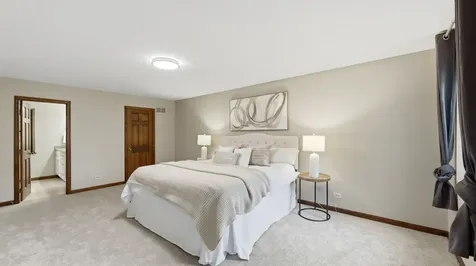 2418 Flambeau Drive Naperville IL 60564