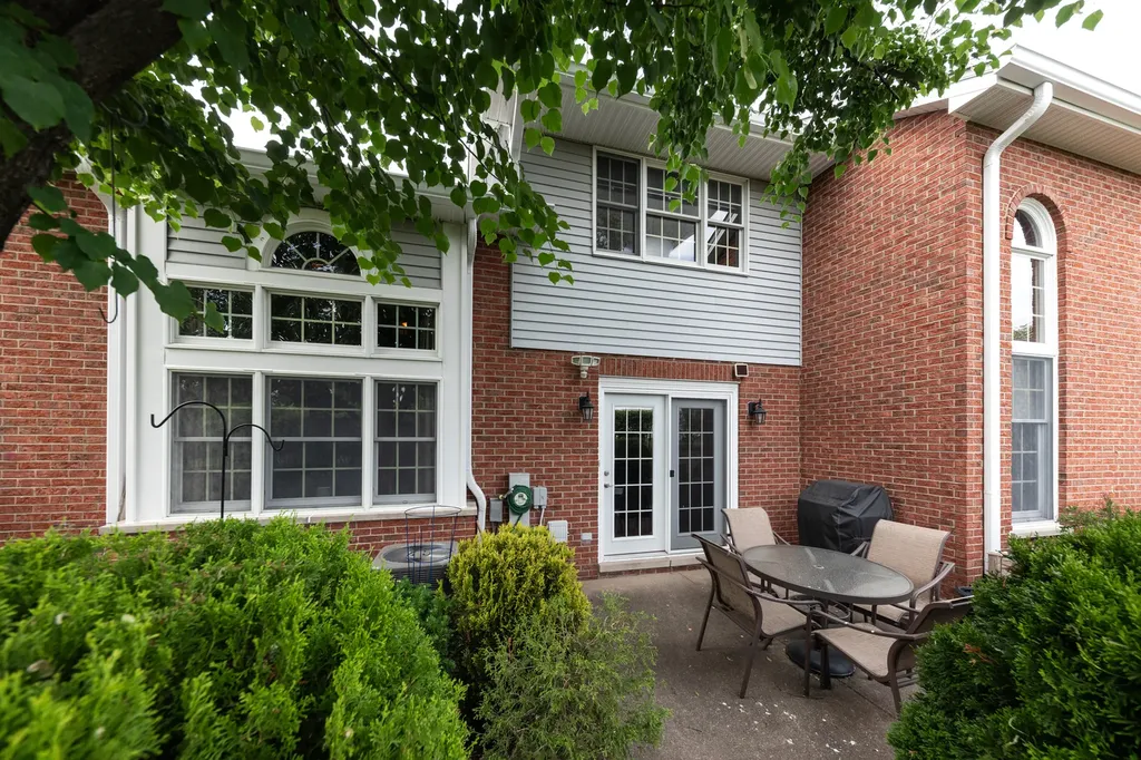 2845 Water Tower Lane Darien IL 60561