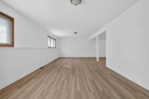420 Windsor Drive Oswego IL 60543
