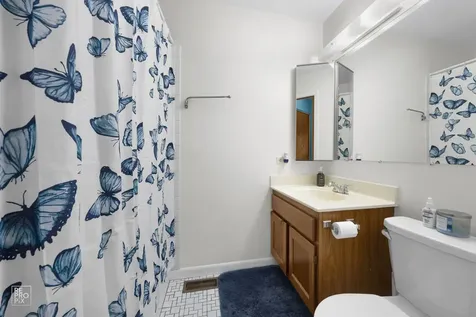 156 West Golf Road Libertyville IL 60048
