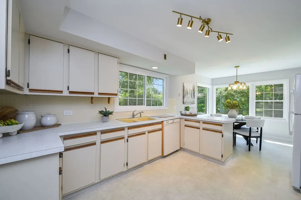 541 Williamsburg Road Glen Ellyn IL 60137
