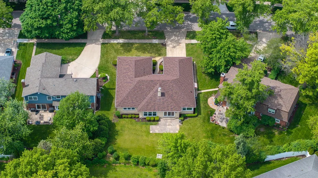 541 Williamsburg Road Glen Ellyn IL 60137