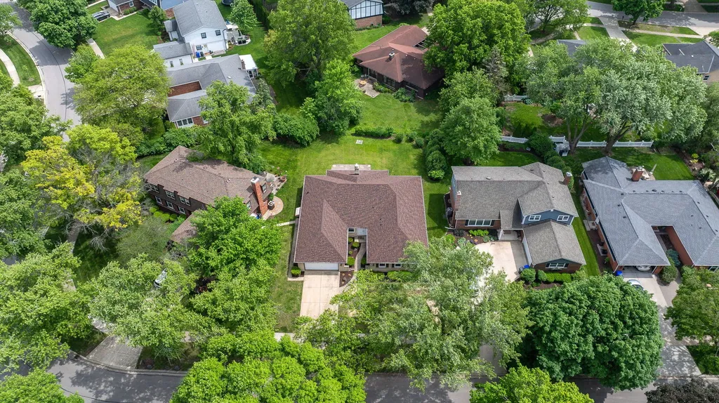 541 Williamsburg Road Glen Ellyn IL 60137