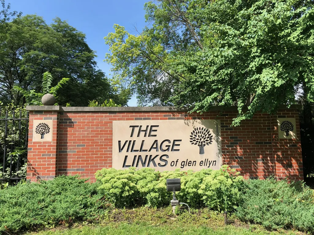 541 Williamsburg Road Glen Ellyn IL 60137