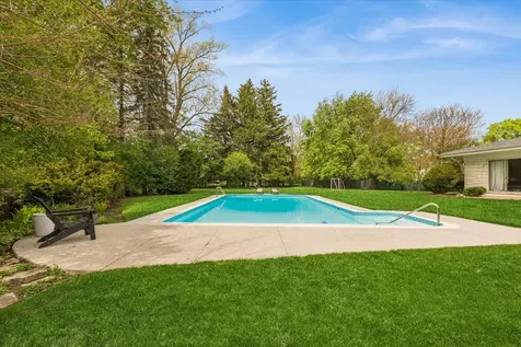 14 Winfield Circle Northfield IL 60093