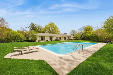14 Winfield Circle Northfield IL 60093