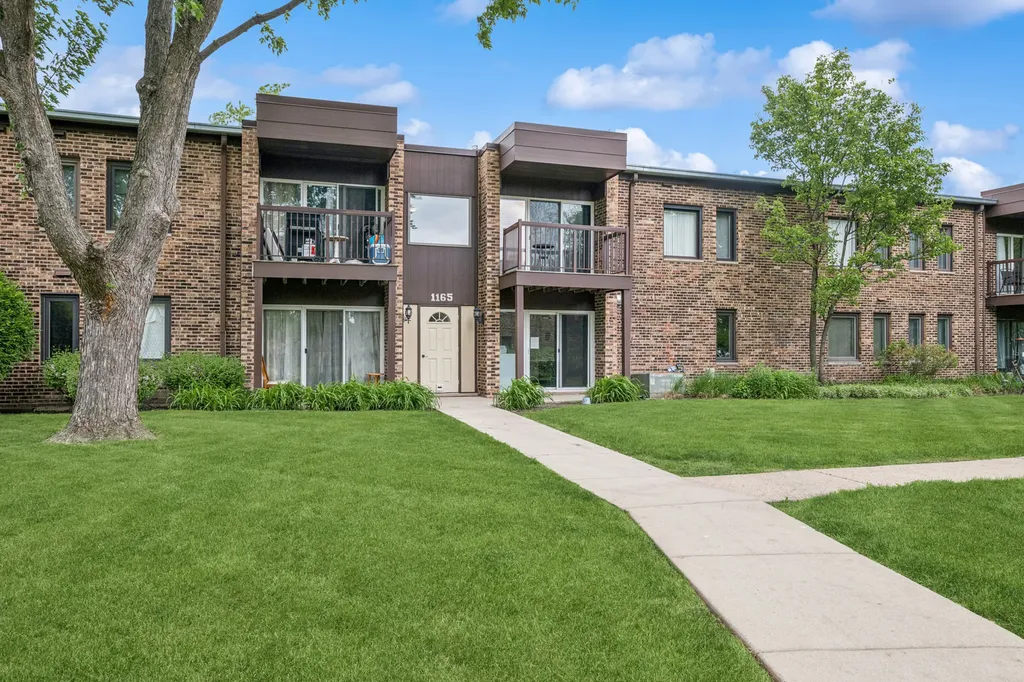 1165 Pleasant Run Drive Wheeling IL 60090