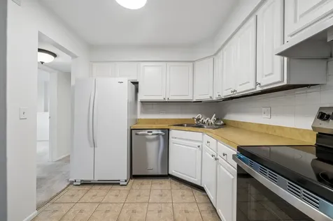1165 Pleasant Run Drive Wheeling IL 60090