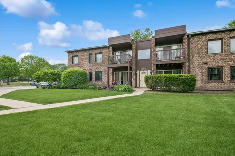 1165 Pleasant Run Drive Wheeling IL 60090