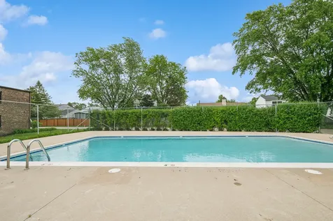 1165 Pleasant Run Drive Wheeling IL 60090