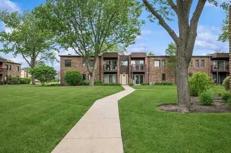 1165 Pleasant Run Drive Wheeling IL 60090