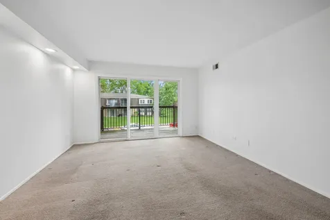 1165 Pleasant Run Drive Wheeling IL 60090