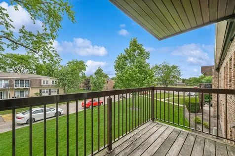 1165 Pleasant Run Drive Wheeling IL 60090