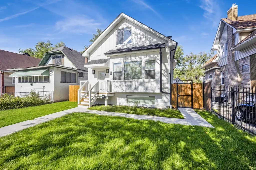 1122 North Latrobe Avenue Chicago IL 60651