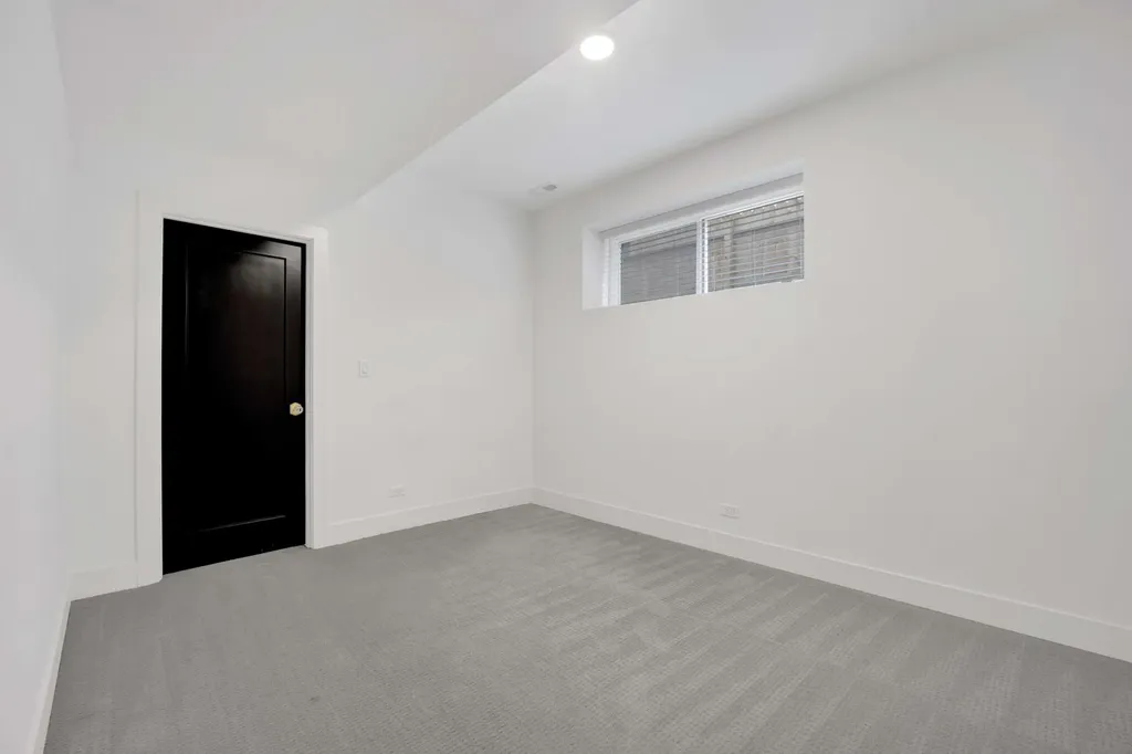1122 North Latrobe Avenue Chicago IL 60651
