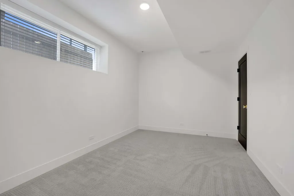 1122 North Latrobe Avenue Chicago IL 60651