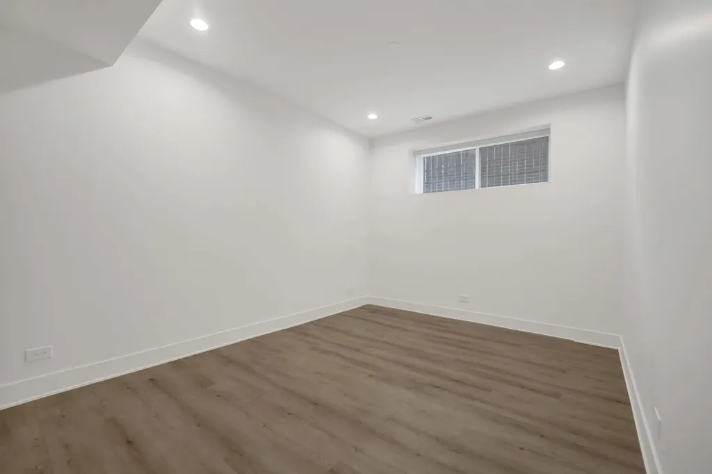 1122 North Latrobe Avenue Chicago IL 60651